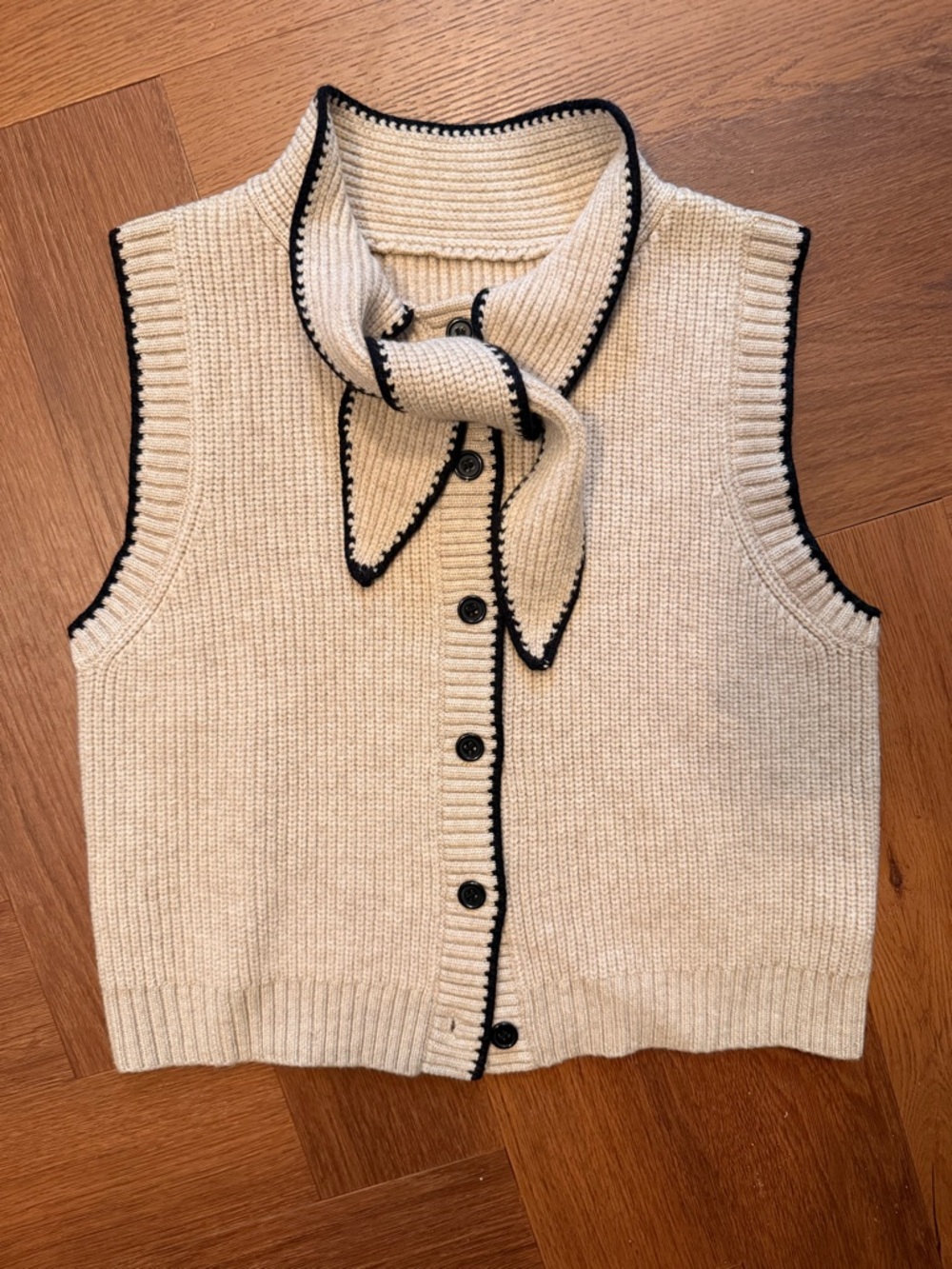 Commense Knit Tie Front Sweater Vest Women’s XS Cream Contrast Trim